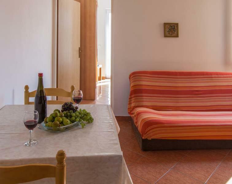 Apartmani Mudronja Murter Buitenkant foto