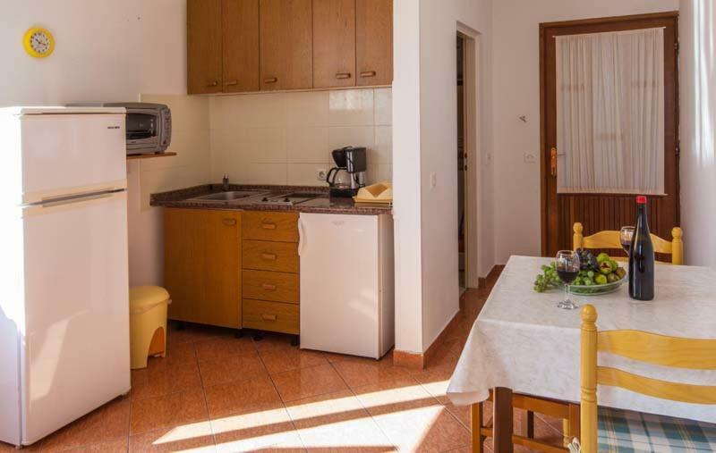 Apartmani Mudronja Murter Buitenkant foto